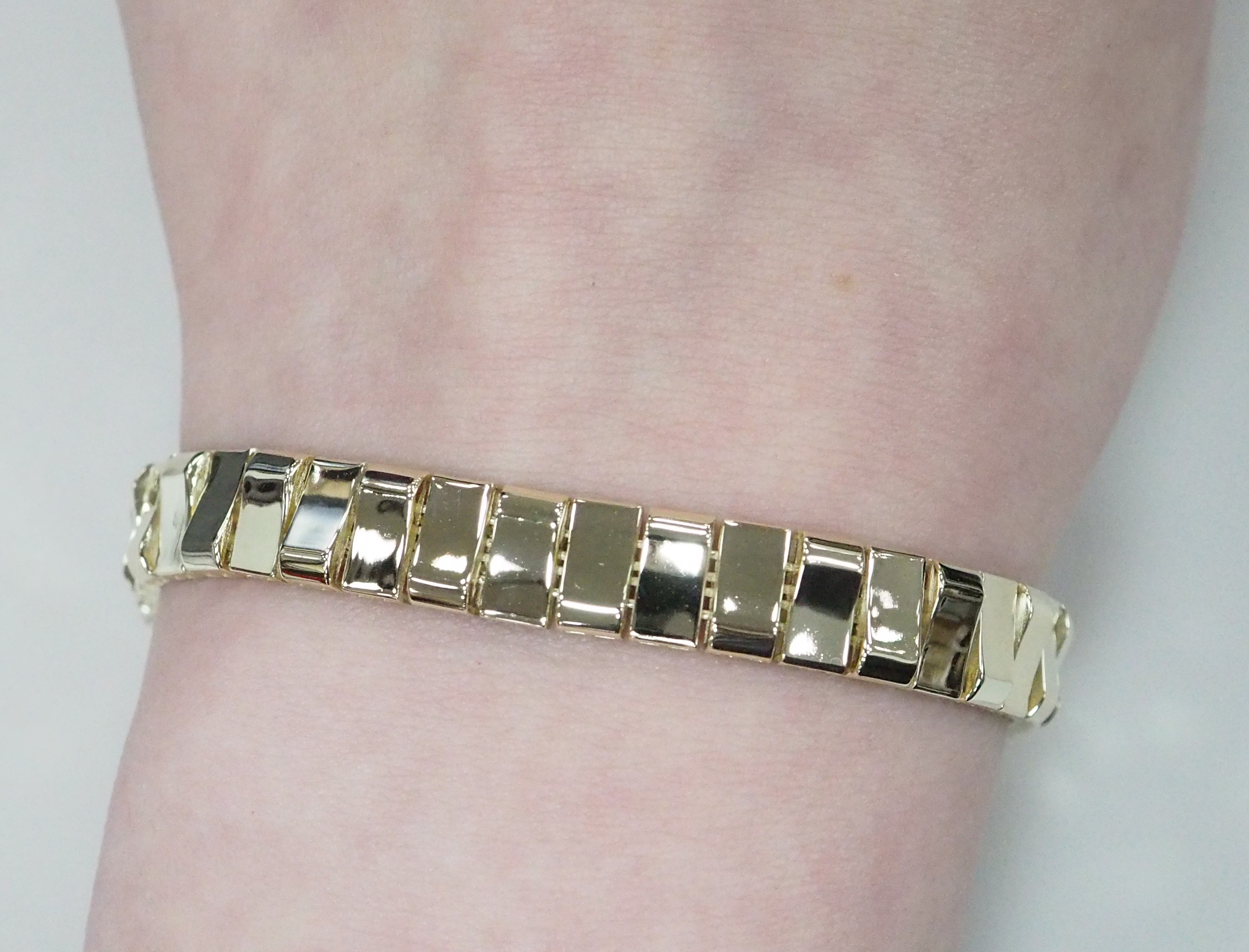 Браслет из желтого золота с фианитом